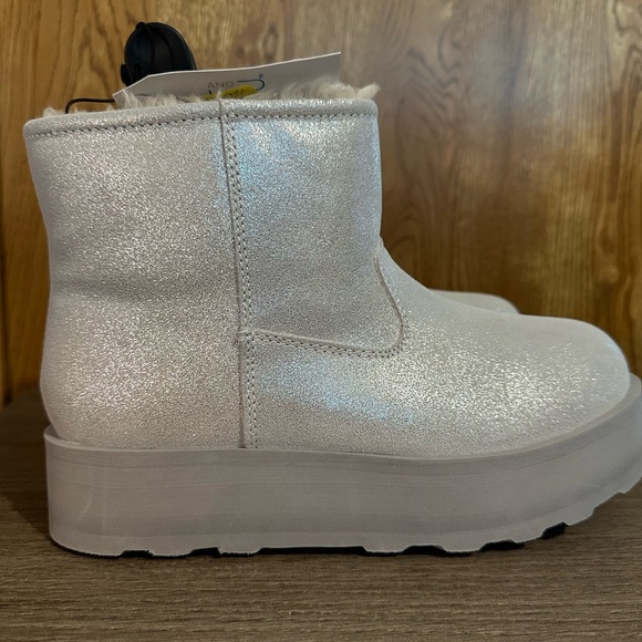 COPY - Time and True Genuine Leather lined winter boots Size 6 - Picture 9 of 9